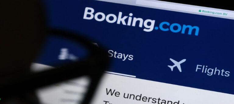Navigating the Travel Tapestry: A Comprehensive Review of Booking.com