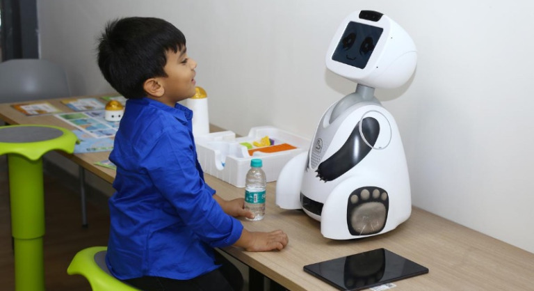 Robot Gadgets: Navigating the Smart Home Landscape